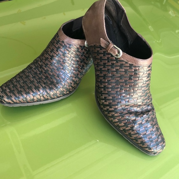 Brighton Shoes - ⬇️$75 Brighton Ankle Boots 8.5